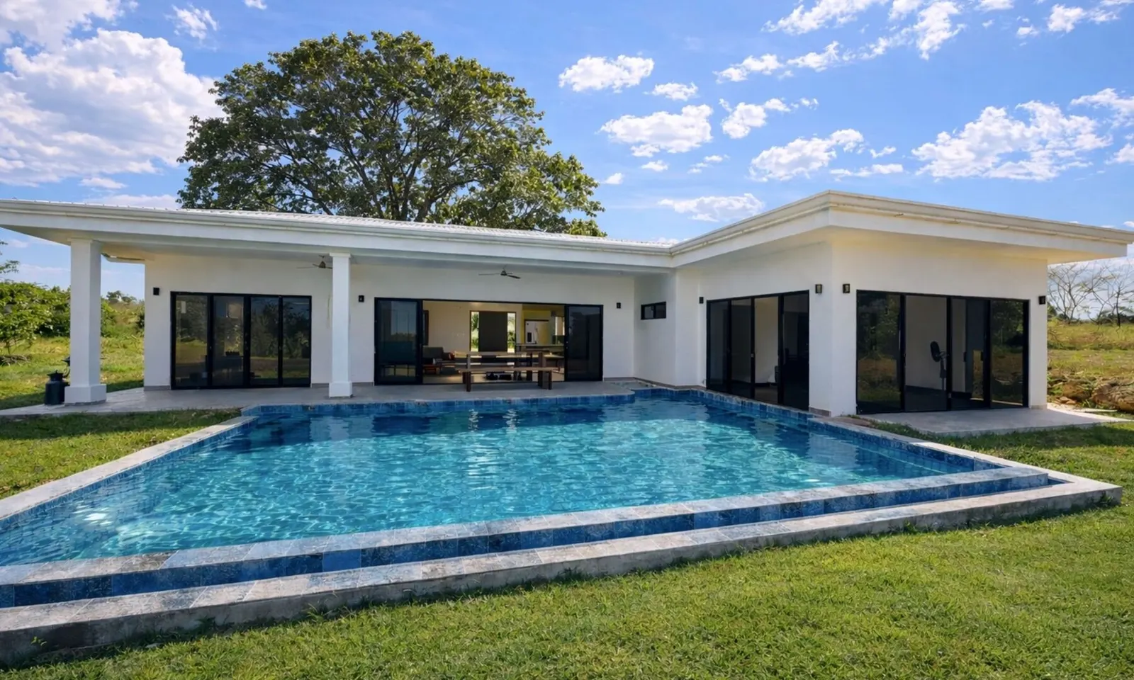 Ocean and Mountain View House - View 2
